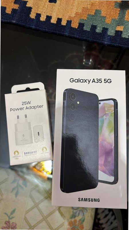 Galaxy A35 5G - Stile Moderno e Fotocellulare 8GB