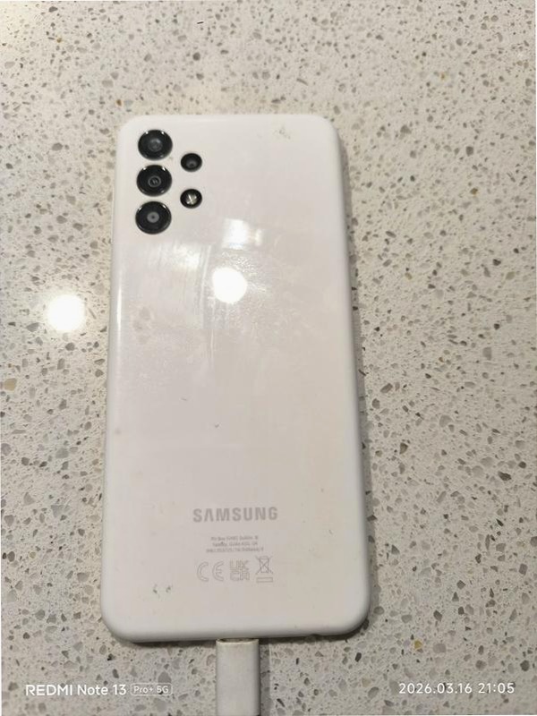 Galaxy A13 - Schermo 6.6 pollici e sistema fotocamera quadruple 6.6" 4GB 8GB Bianco