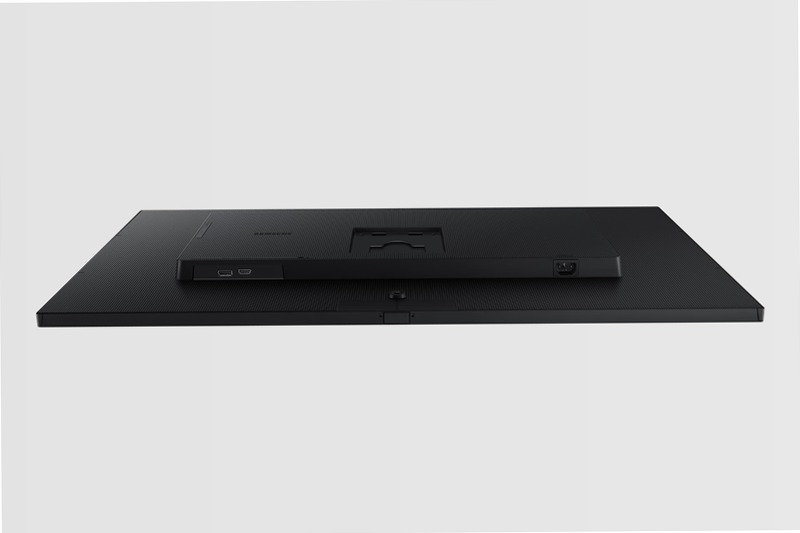 Monitor HRM ViewFinity Serie S7 - S70D da 37'' UHD Flat Nero VA