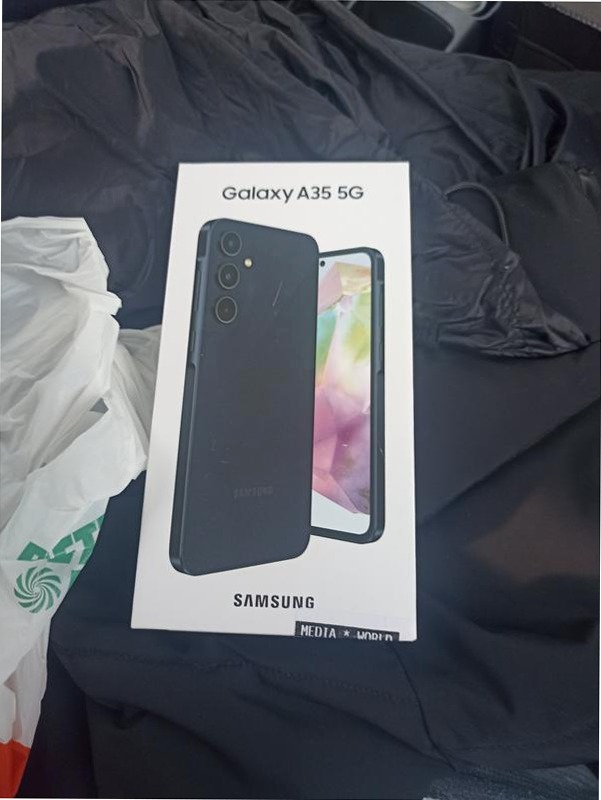 Galaxy A35 5G - Stile Moderno e Fotocellulare 8GB Blu