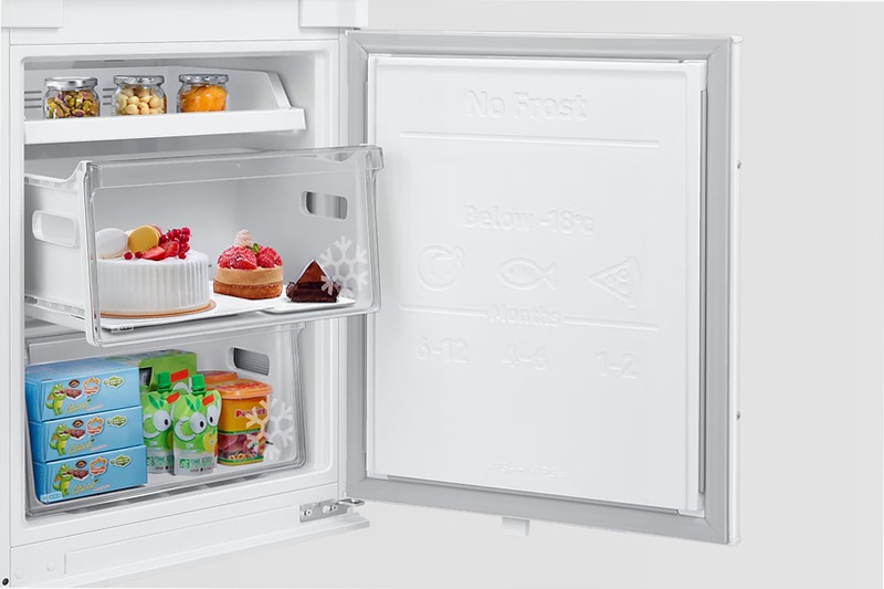 Frigorifero Combinato F1rst 60 AI - 1.78m², 264L No Frost Bianco C Incasso