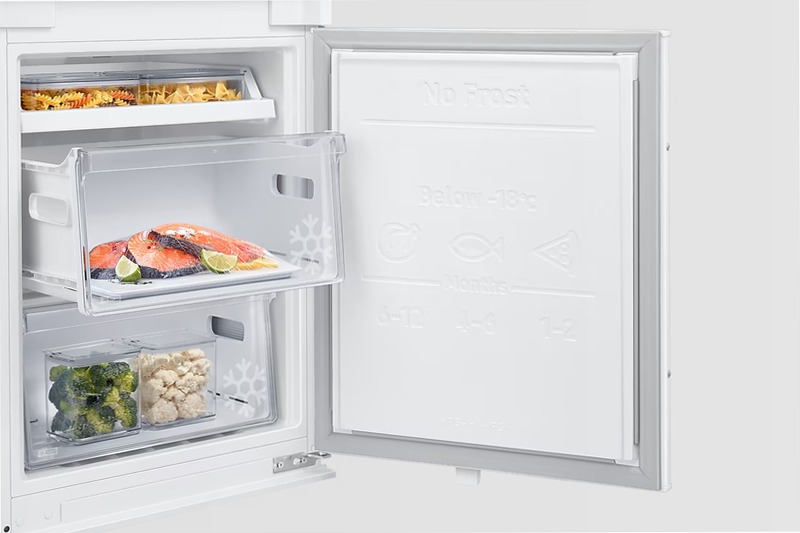 Frigorifero Combinato Samsung F1RST™ Plus Bianco E Incasso