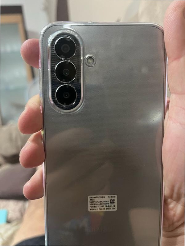Galaxy A17: Grande Display, Fotocamere Avanzate e Sicurezza 6.7" 4GB Grigio