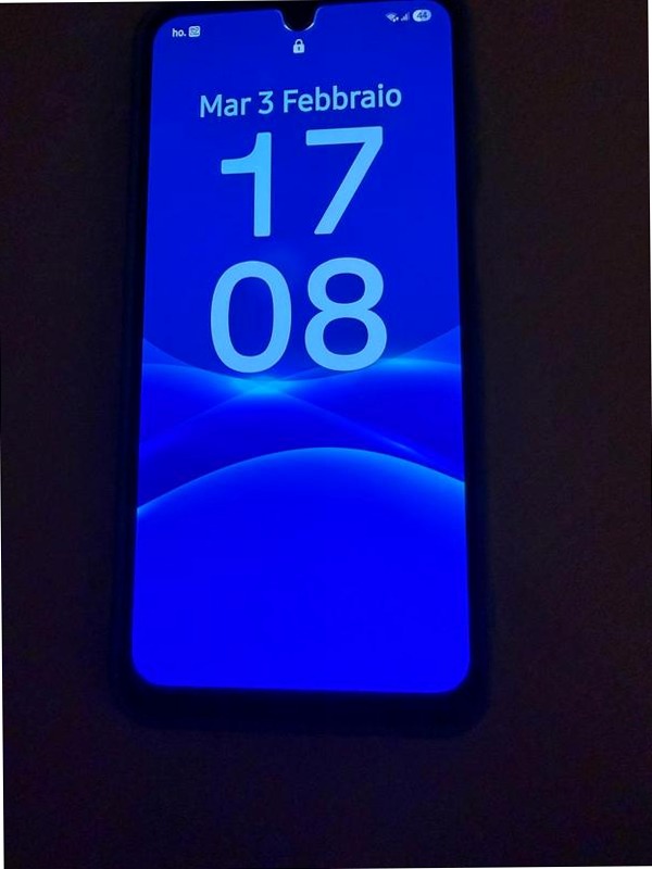 Galaxy A17 5G: Sfoglia con Stile e Connessione Veloce 8GB Blu