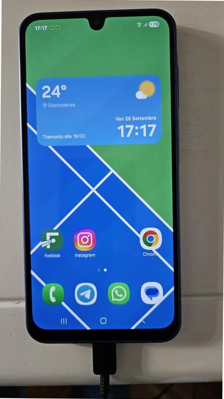 Galaxy A17 5G: Sfoglia con Stile e Connessione Veloce 8GB Blu