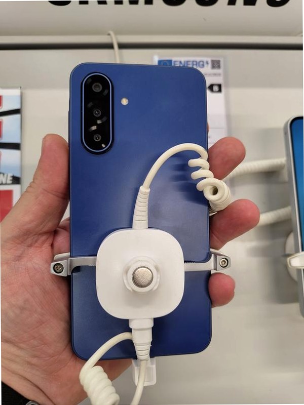 Galaxy A17 5G: Sfida il futuro della comunicazione 4GB Blu