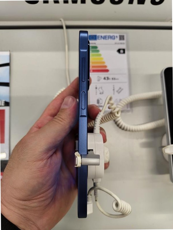 Galaxy A17 5G: Sfida il futuro della comunicazione 4GB Blu