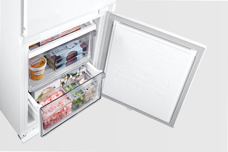 Frigorifero Combinato Samsung F1RST™ Plus 1.94m Bianco E Incasso