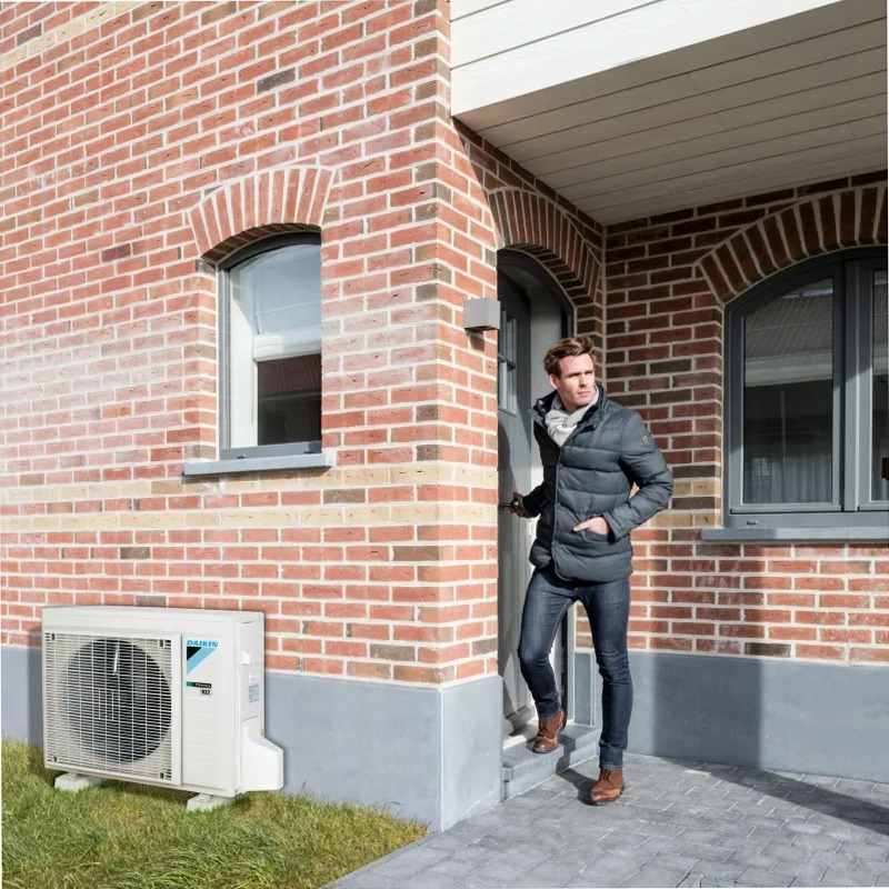 Pompe di calore Daikin Altherma 3 R ECH2O A Acqua Riscaldamento + raffrescamento