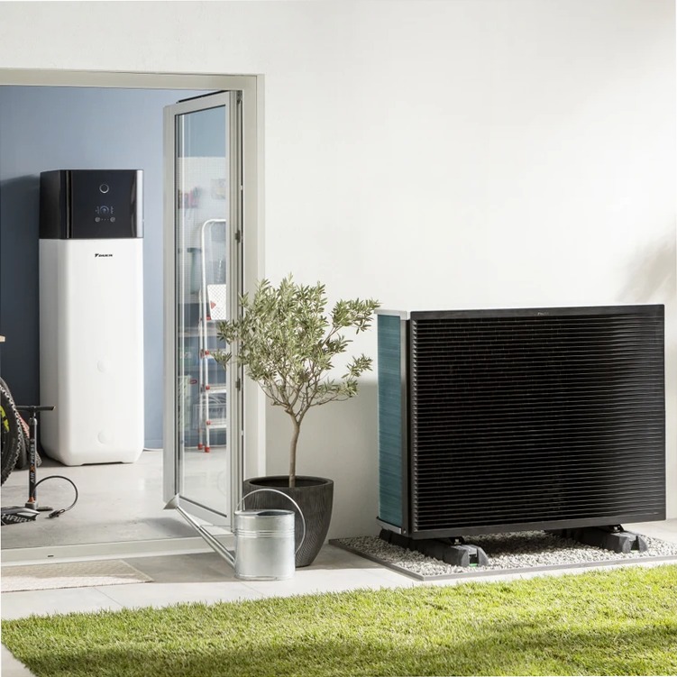 Daikin Altherma 3 H HT ECH2O Acqua Riscaldamento + raffrescamento