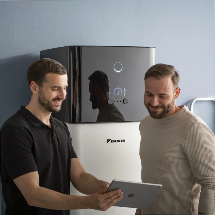 Daikin Altherma 3 H MT ECH₂O Acqua Riscaldamento + raffrescamento