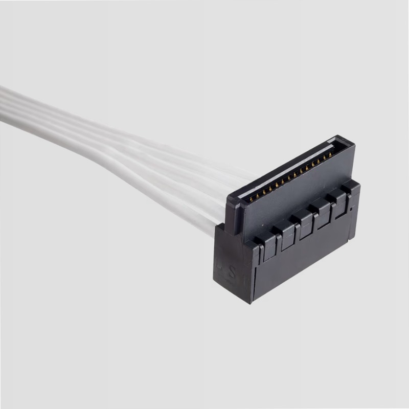 Alimentatore RM750x White Series™ - 80 PLUS® Gold