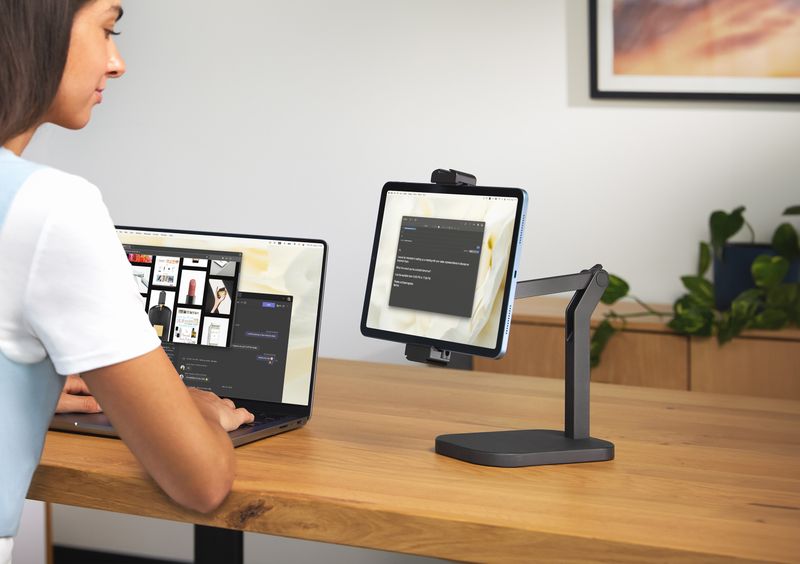 Wave Desk Stand