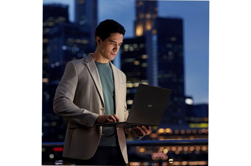 LG gram 17Z90R - Notebook Ultraleggero con Windows 11 16