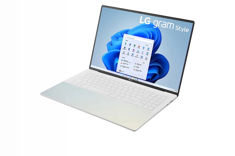 Notebook gram Style | 16" OLED, Windows 11 Home | Design iridescente, Intel® Core™ i7, 16GB RAM, SSD 512GB - 16Z90RS-G.AA74D | LG Italia 16