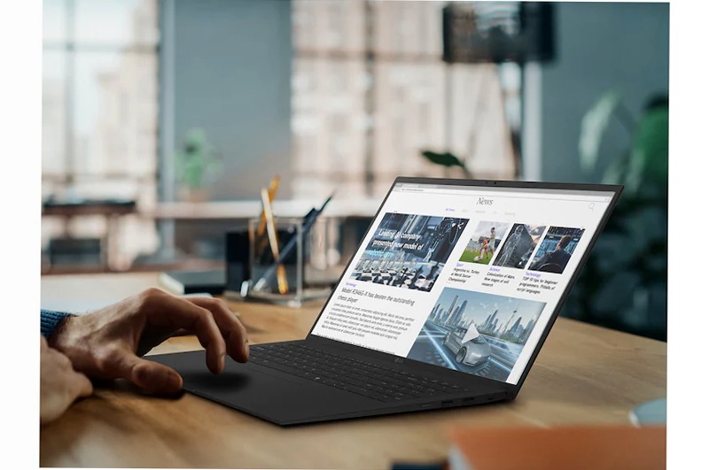 Notebook gram 17; Copilot+ PC, Windows 11 Home, Ultra 7, 16GB RAM, 1TB SSD, Obsidian Black | LG Italia 16 17"
