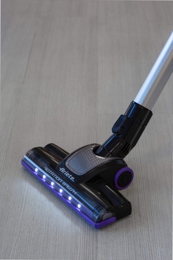 Scopa elettrica e aspirabriciole Handy Force RBT Ariete 2359