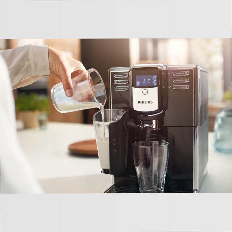 Serie 5000 Macchina da caffè automatica 1.8lt 10bar