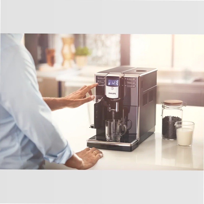Serie 5000 Macchina da caffè automatica 1.8lt 10bar