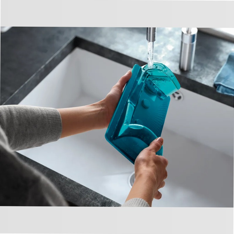 Scopa Philips PowerPro Aqua: Aspira e Lava in Un Sogno! A Blu