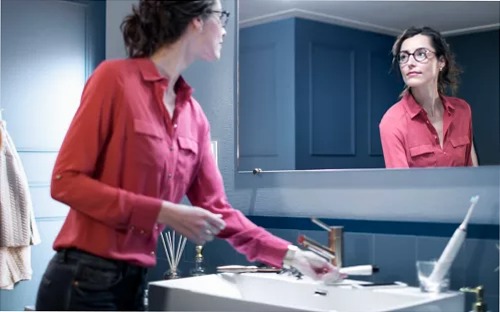 Luce specchio Adore Philips Hue Acciaio