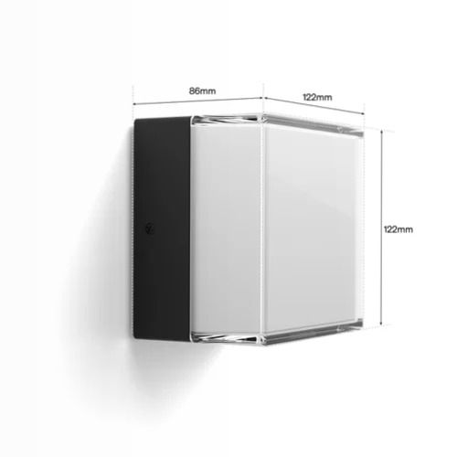 Applique quadrato Scenova per esterni con luce LED connessa bianca e colorata. Design resistente alle intemperie per patii, giardini e ingressi con controllo vocale e tramite app.
