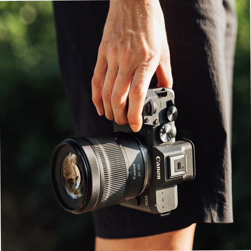 Fotocamera Mirrorless Canon EOS R8 Mark II + Obiettivo RF 24-105mm
