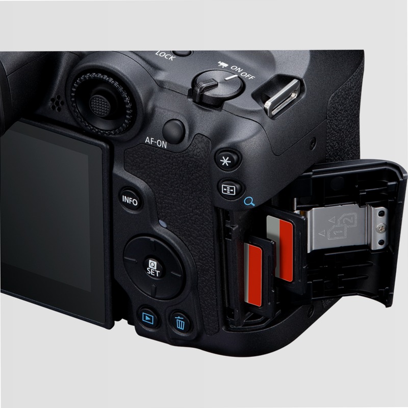 Fotocamera Mirrorless Canon EOS R7 + Obiettivo RF-S 18-150mm 3.5f/