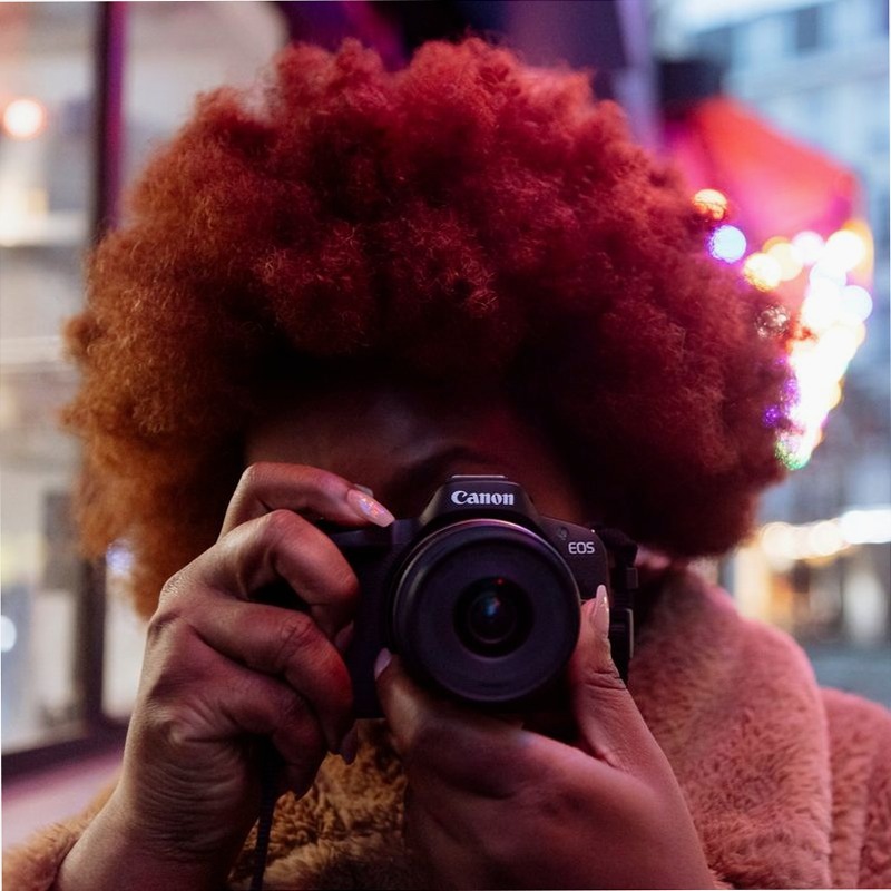 Canon EOS R50 Nero: Fotocamera Mirrorless Professionale