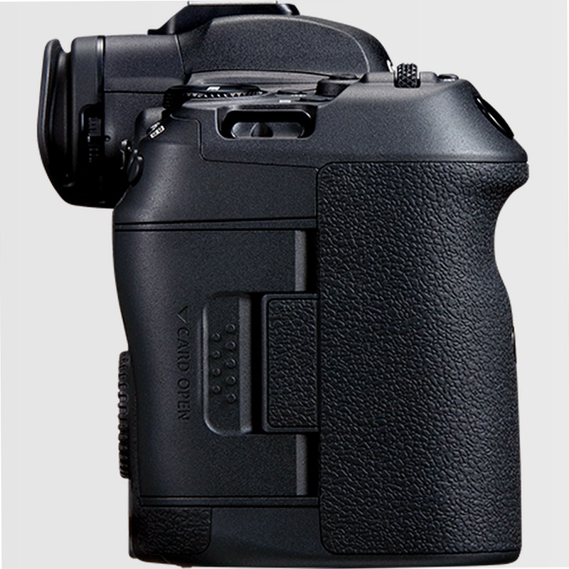 Fotocamera Mirrorless Canon EOS R5 + Obiettivo RF 24-105mm F4 L IS USM