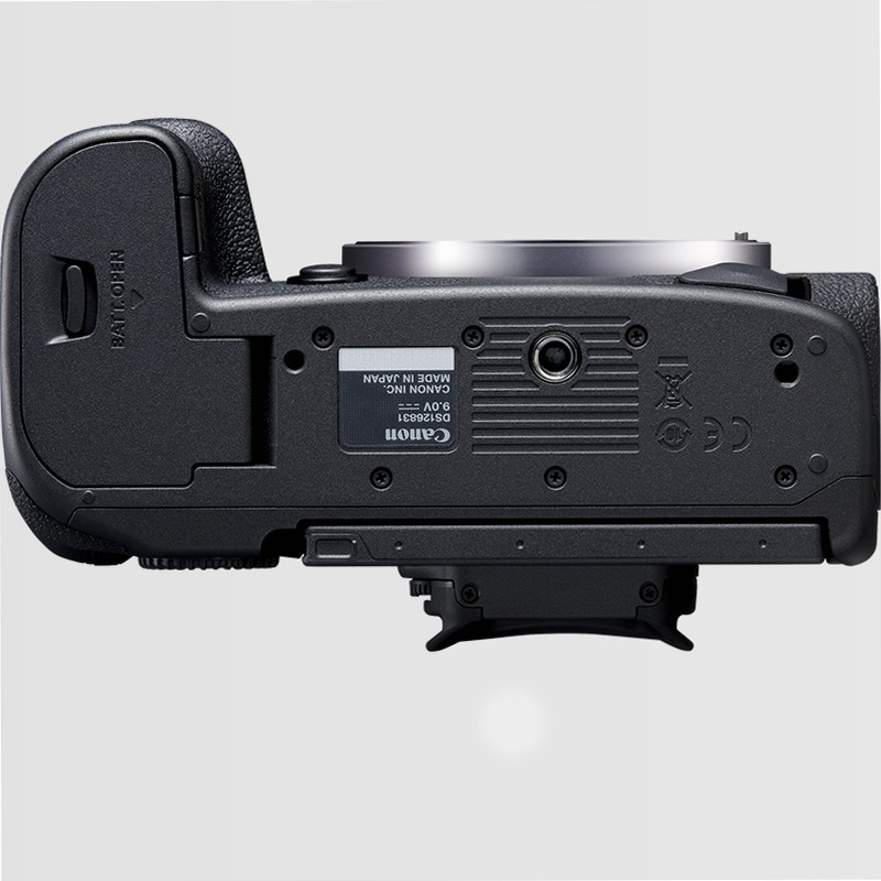 Fotocamera Mirrorless Canon EOS R5 + Obiettivo RF 24-105mm F4 L IS USM