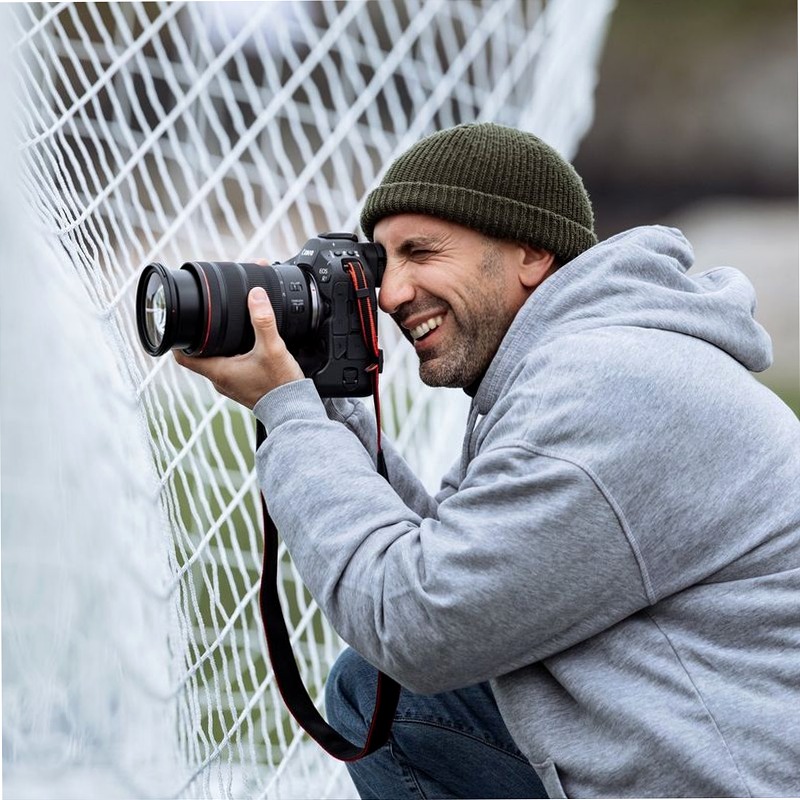 Canon EOS R1 Mirrorless: Fotocamera per Professionisti
