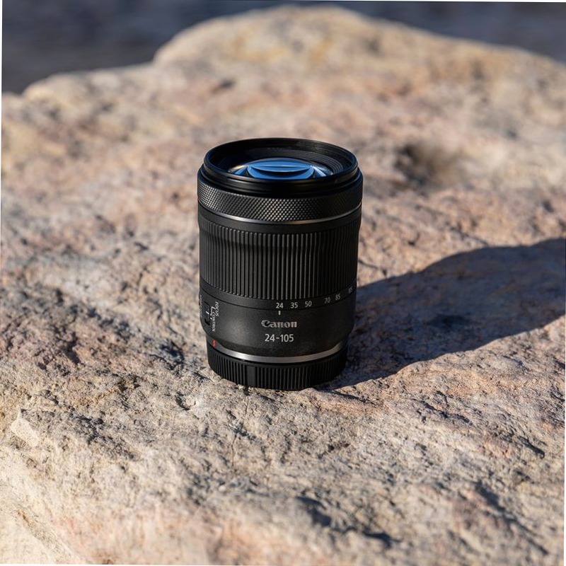 Fotocamera Mirrorless Canon EOS R8 e Obiettivo RF 24-105mm F4.0-7.1 IS STM