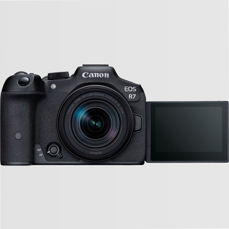 Fotocamera Mirrorless Canon EOS R7 + Adattatore EF-EOS R