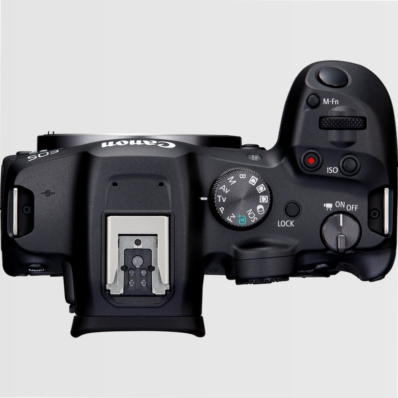 Fotocamera Mirrorless Canon EOS R7 + Adattatore EF-EOS R