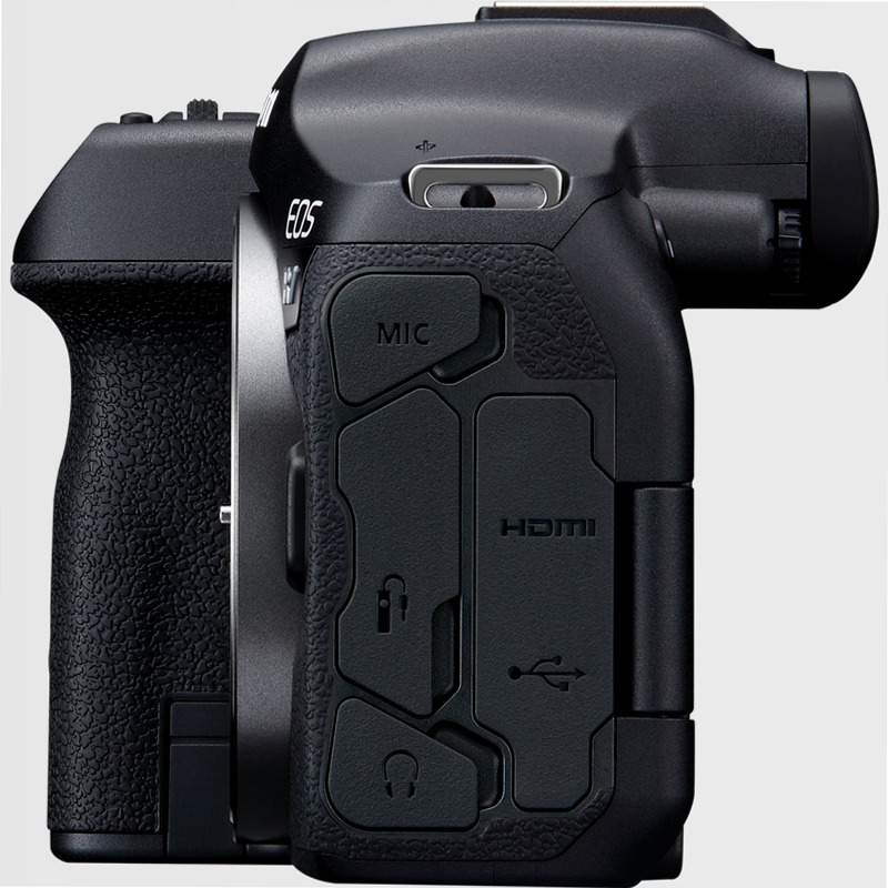 Fotocamera Mirrorless Canon EOS R7 + Adattatore EF-EOS R