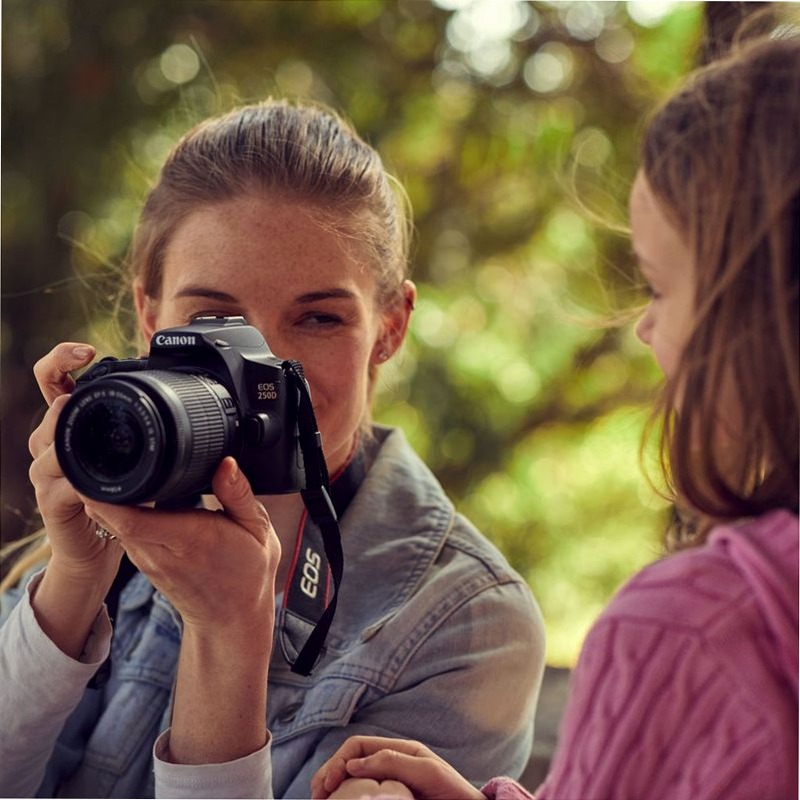 Canon EOS 250D + Obiettivo EF-S 18-55mm F4-5.6 IS STM + 50mm F1.8 STM 5.6f/