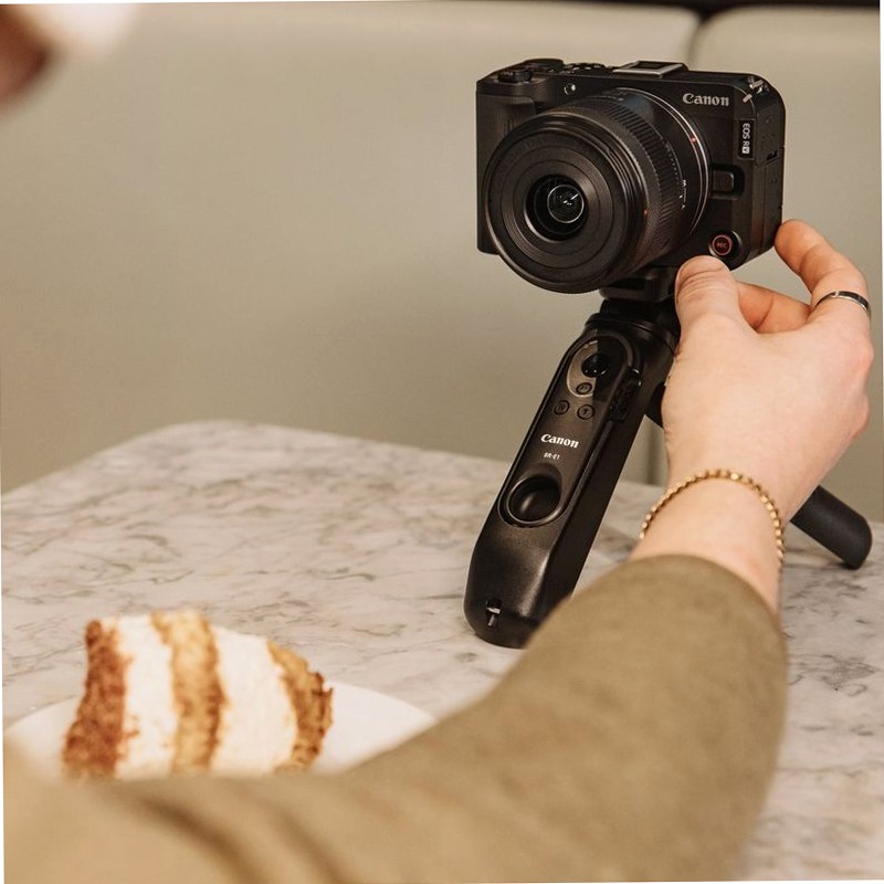 Canon EOS R50 V - La Fotocamera Per I Video Professionali 4f/