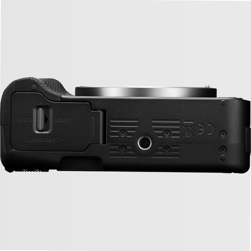 Videocamera Mirrorless Canon EOS R50 V + Obiettivo RF-S 14-30mm 4f/