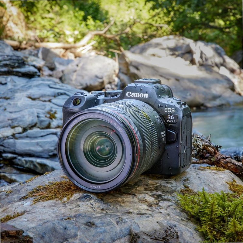 Fotocamera Mirrorless Canon EOS R6 Mark II Nero + Accessori
