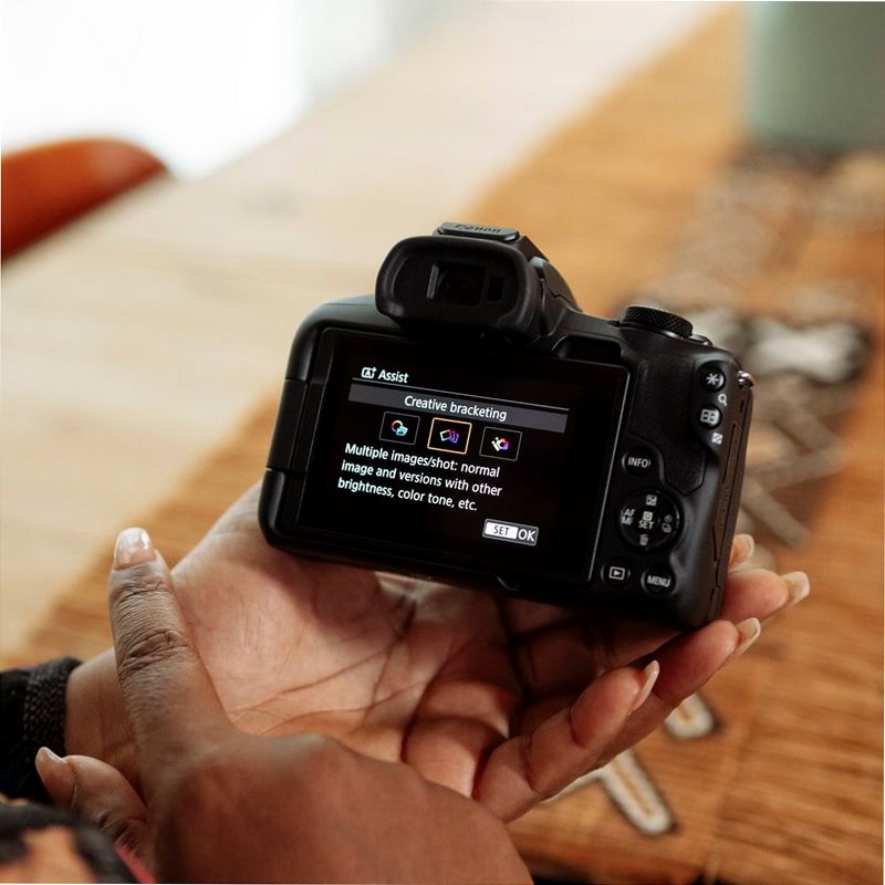 Fotocamera Mirrorless Canon EOS R50 + Obiettivi RF-S