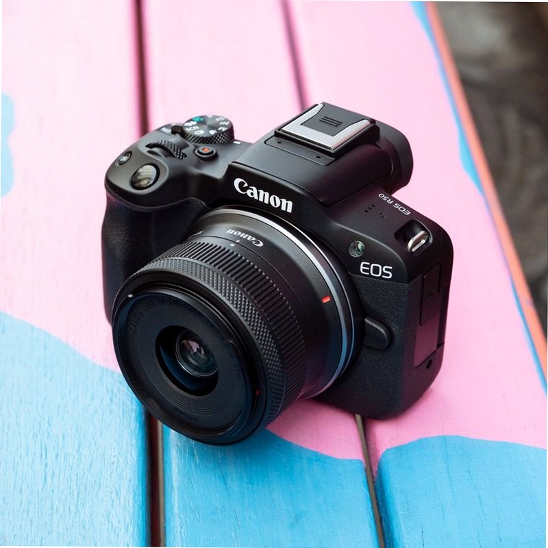 Fotocamera Mirrorless Canon EOS R50 + Obiettivi