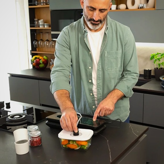 Pompa e Contenitori per Sottovuoto