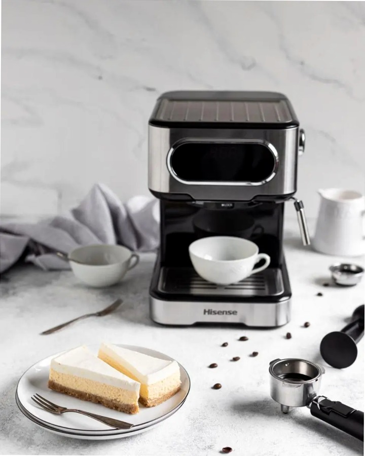 Hisense COFFEE MAKER HESCM15DBK 15bar