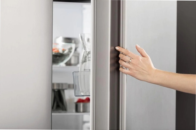 Hisense REFRIG HZF5508UEB RS711N4ACE Acciaio E Side by Side 358lt