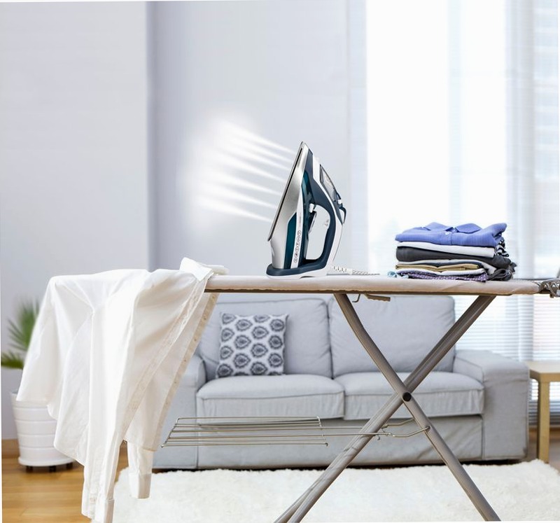 Ferro da Stiro ST60 - Potenza e Funzionalità Acciaio 450lt