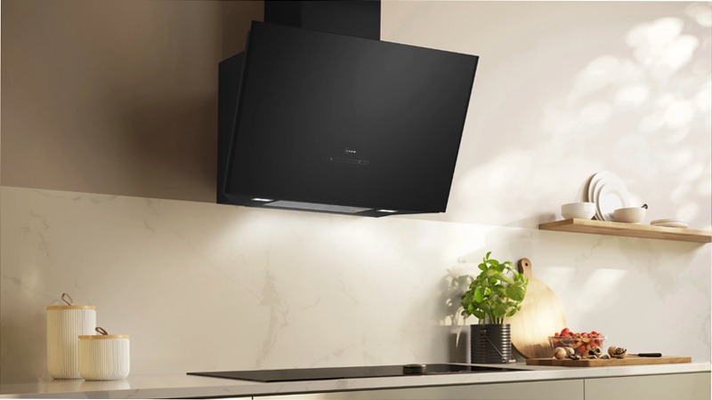 N 70 Cappa a Parete 80 cm In Vetro Nero
