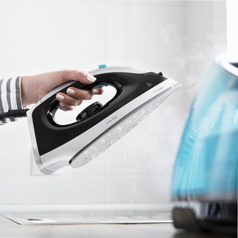 Total Iron 7000 SteamPro 2400w