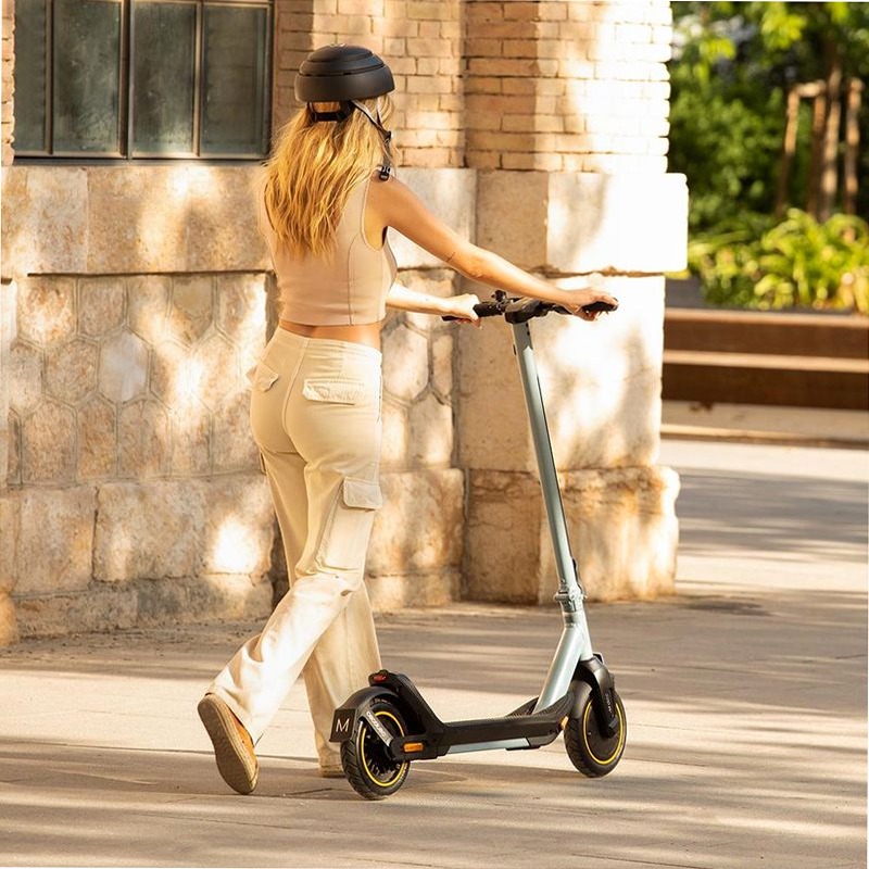 Bongo Serie M20 Scooter Elettrico