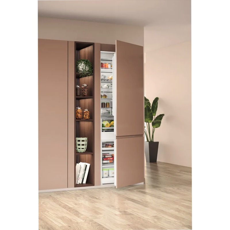 Frigorifero combinato Hotpoint Ariston HA SP70 T132 99lt Incasso